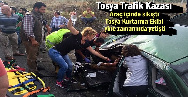 Tosya D-100 karayolunda Trafik Kazası; 5 kişi araç içinde sıkıştı