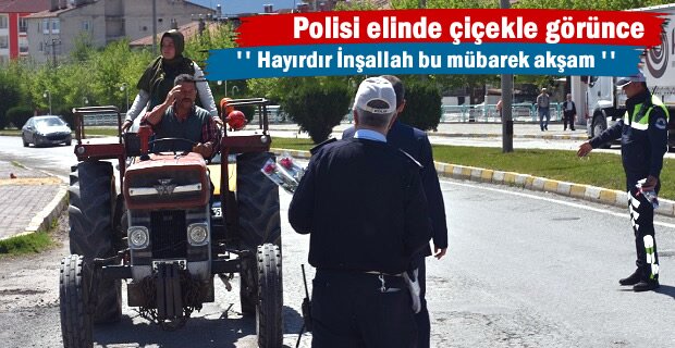 Tosya’da Protokol Beraat Kandilinde D-100 karayolunda sürücülere Gül Dağıttı