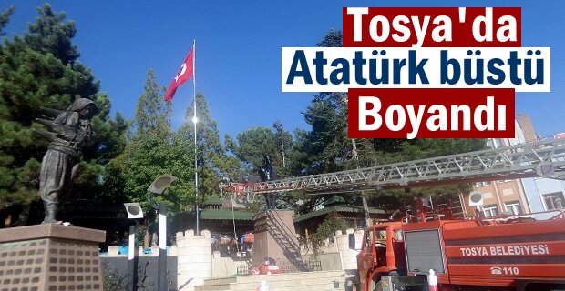 Tosya'da Atatürk Büstü Boyandı