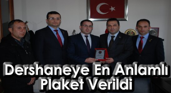Özel Bilgi Dershanesine En Anlamlı Plaket Verildi