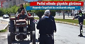 Tosya’da Protokol Beraat Kandilinde D-100 karayolunda sürücülere Gül Dağıttı