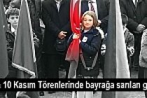 10 KASIM TÖRENLERİNDE BAYRAK SEVGİSİ YAŞAYAN GENÇ KIZ ÖĞRENCİ