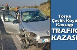 ÇEVLİK KAVŞAĞINDA TRAFİK KAZASI
