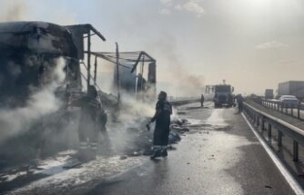 TOSYA D100 KARAYOLUNDA TIR YANGINI