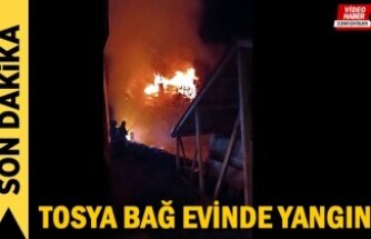 Tosya’da 2 Katlı Ev Tamamen Yandı